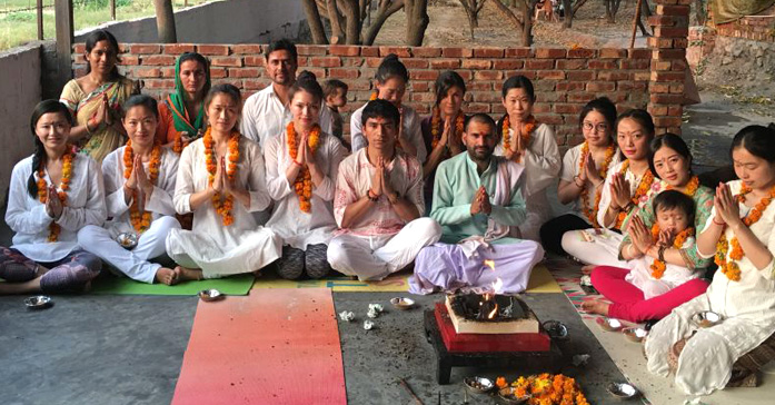 Yoga Teacher Training in Rishikesh Yoga Teacher Training in Rishikesh
