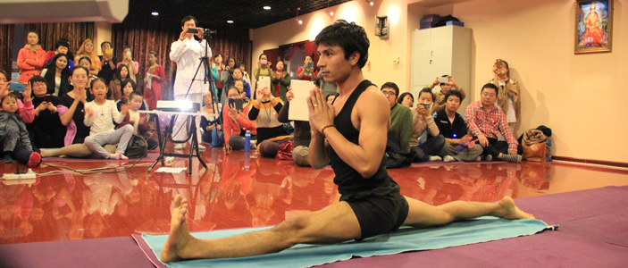 Arjun Yoga Teacher 100 Asana Yoga